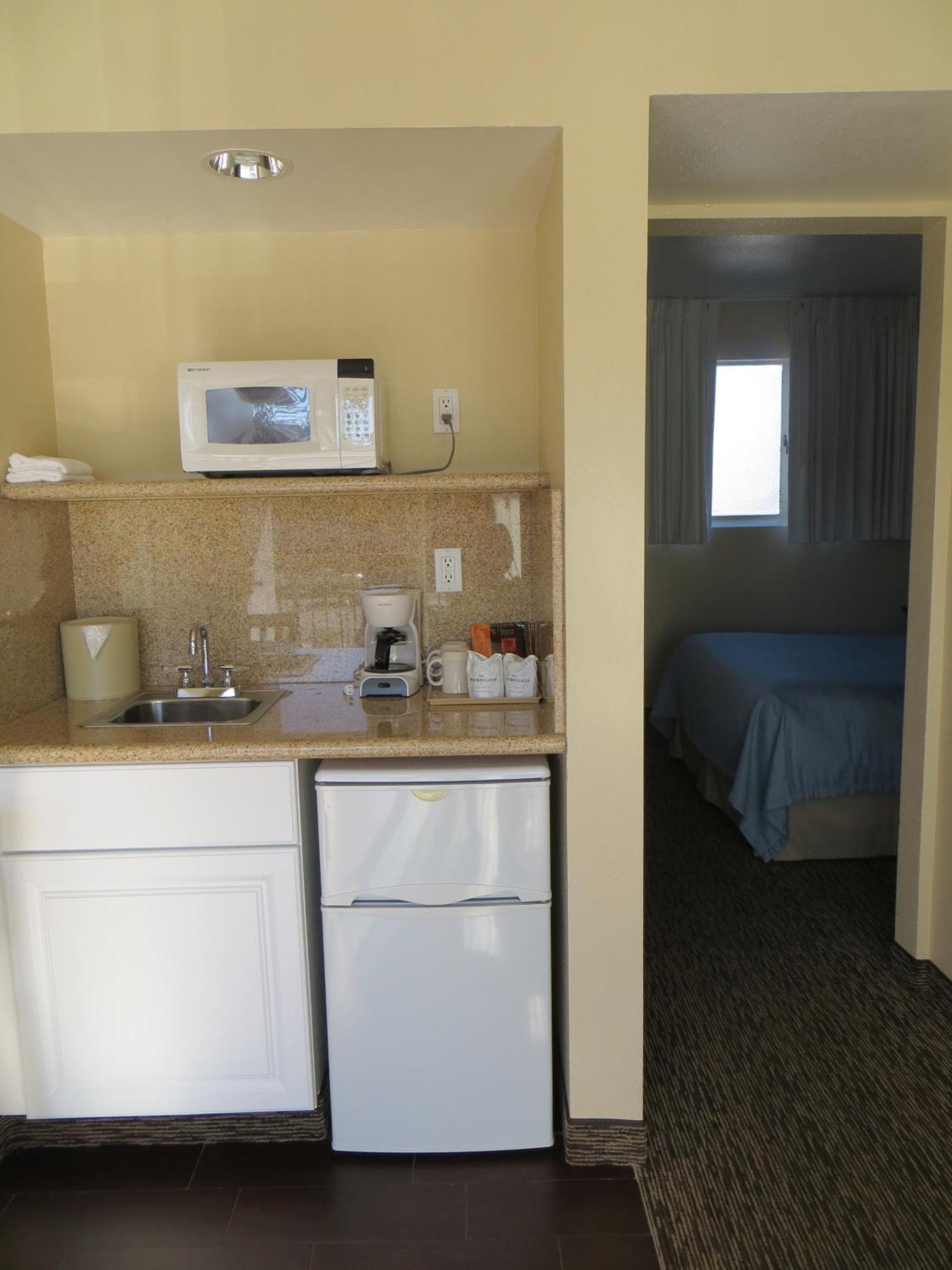 Coronet Motel 2*
